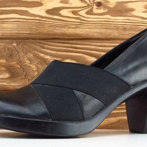 DANSKO BLACK LEATHER HEELS (SIZE 39)